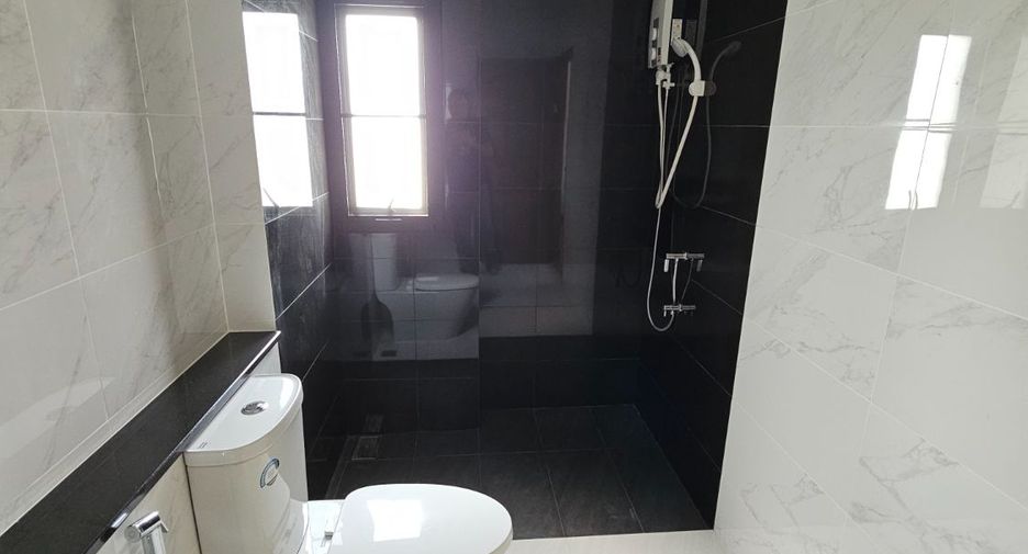 For rent 4 bed house in Pak Kret, Nonthaburi
