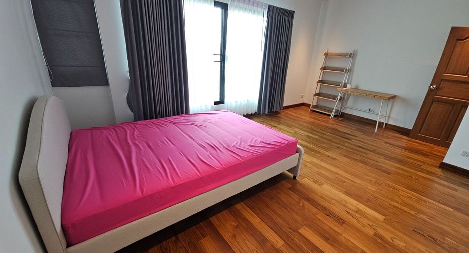 For rent 4 bed house in Pak Kret, Nonthaburi