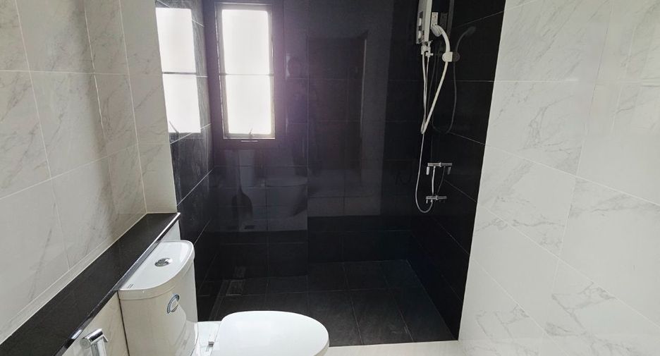 For rent 4 bed house in Pak Kret, Nonthaburi