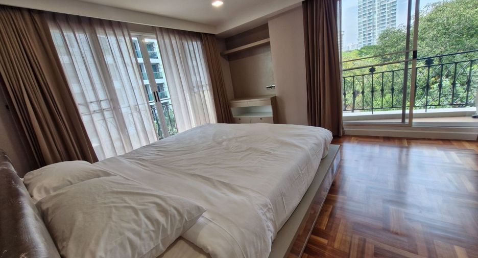 For rent 3 bedrooms condo in Khlong Toei, Bangkok