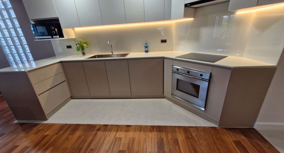 For rent 3 bedrooms condo in Khlong Toei, Bangkok