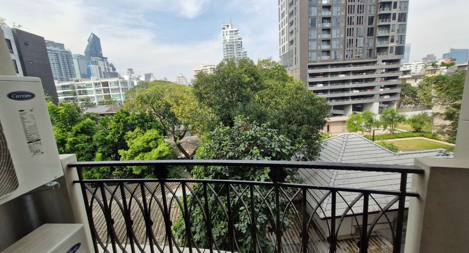 For rent 3 bedrooms condo in Khlong Toei, Bangkok