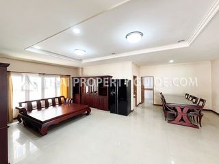 出租 3 卧室 独立屋 在 Bang Na, 曼谷