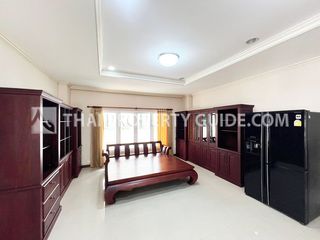 出租 3 卧室 独立屋 在 Bang Na, 曼谷