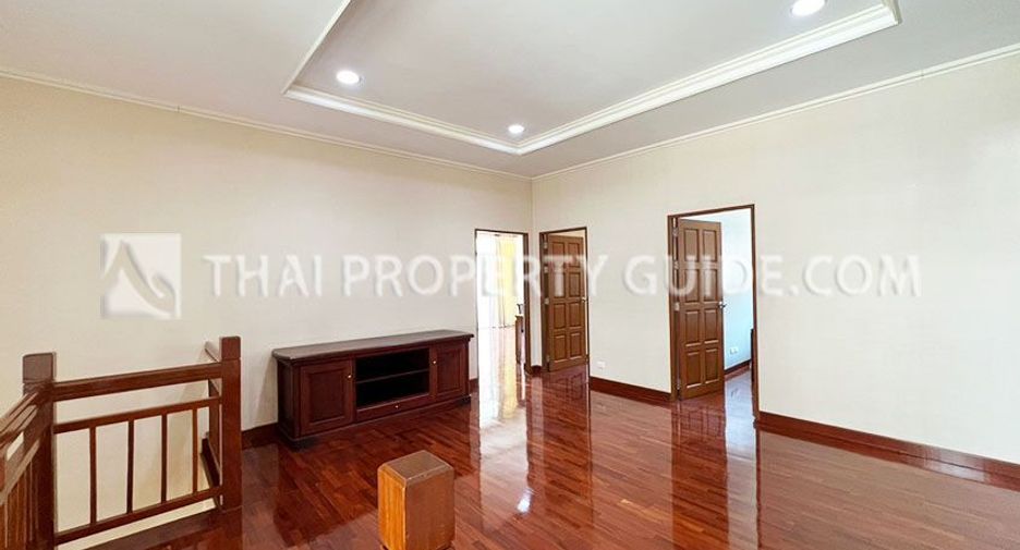 For rent 3 bedrooms house in Bang Na, Bangkok