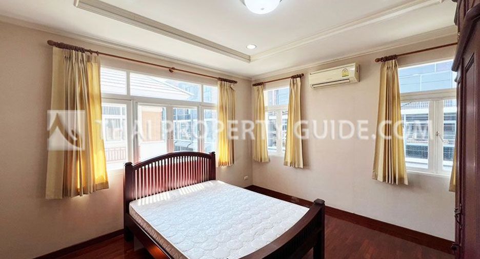 For rent 3 bedrooms house in Bang Na, Bangkok