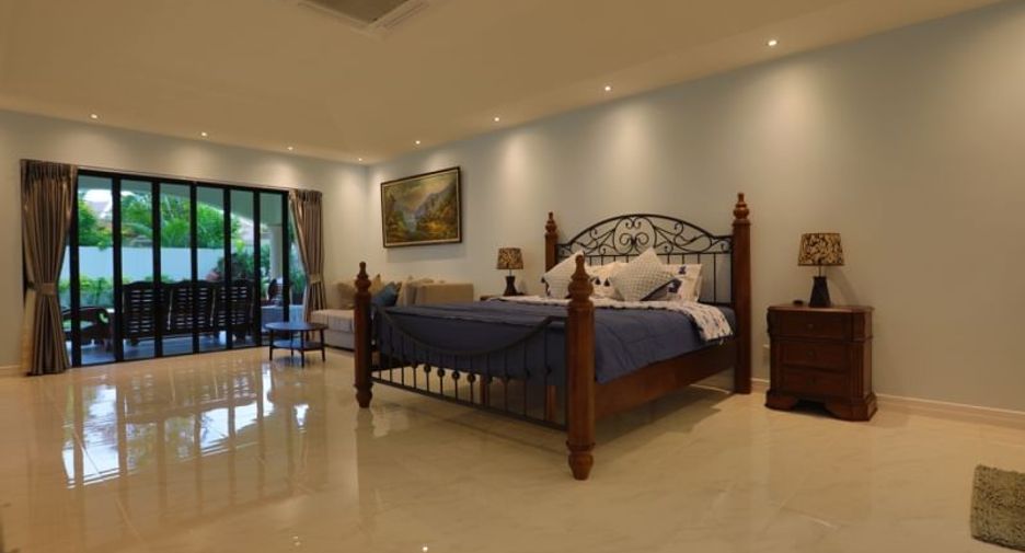 For sale 3 bedrooms villa in Bang Lamung, Chonburi