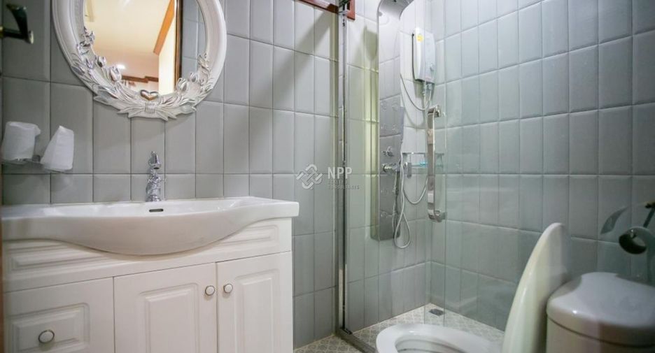 For sale 3 bedrooms house in Huai Khwang, Bangkok