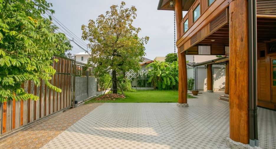 For sale 3 bedrooms house in Huai Khwang, Bangkok