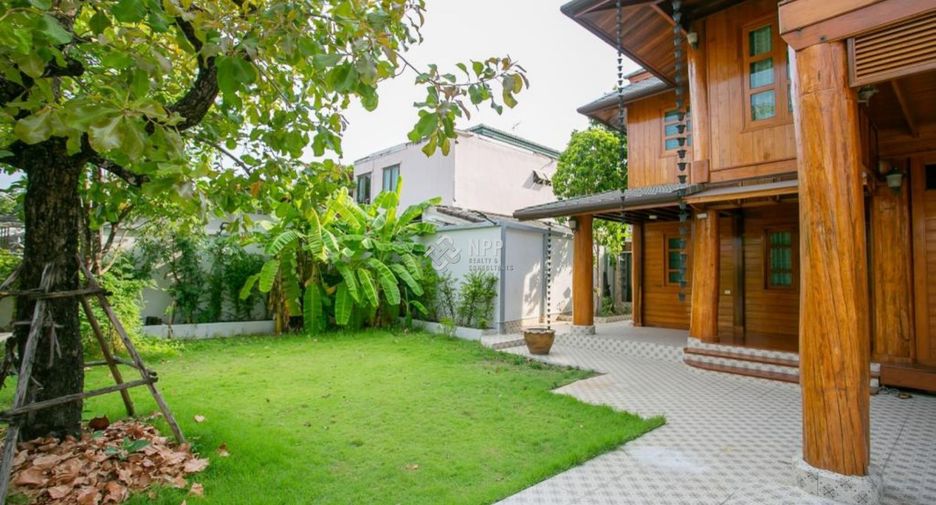 For sale 3 bedrooms house in Huai Khwang, Bangkok
