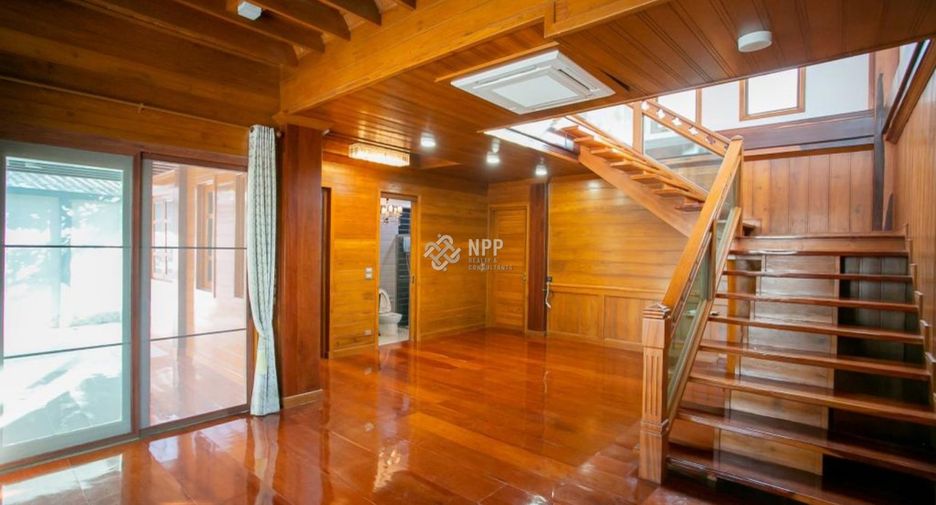 For sale 3 bedrooms house in Huai Khwang, Bangkok