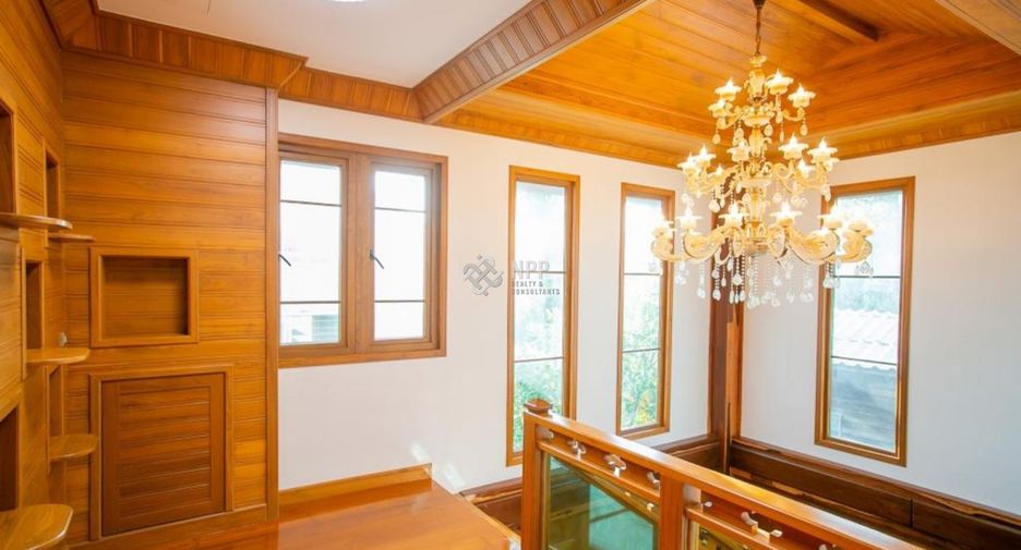 For sale 3 bedrooms house in Huai Khwang, Bangkok