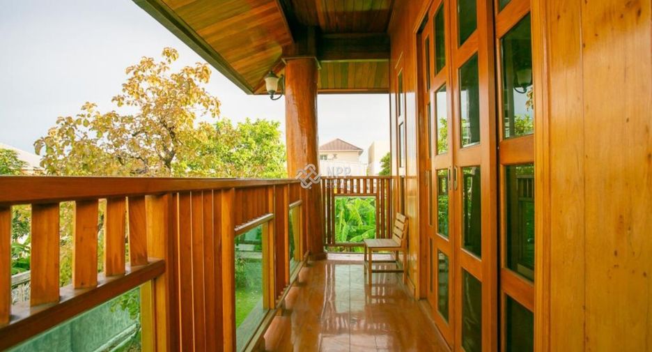 For sale 3 bedrooms house in Huai Khwang, Bangkok