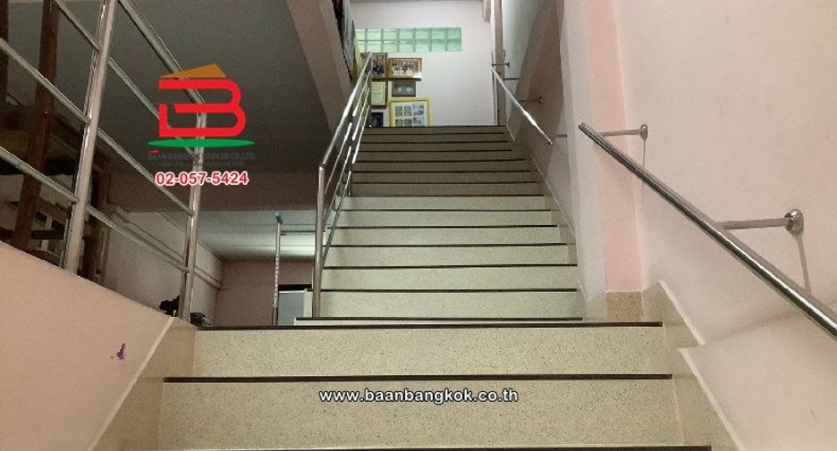 Gewerbefläche zum Kauf mit 8 Zimmer in Lam Luk Ka, Pathum Thani