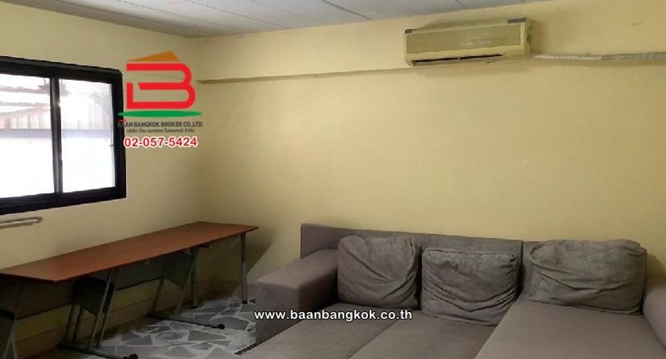 Gewerbefläche zum Kauf mit 8 Zimmer in Lam Luk Ka, Pathum Thani