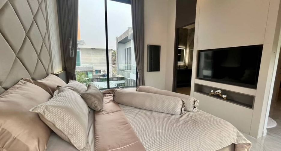 Villa en venta de 5 habitaciones en Bang Lamung, Chonburi