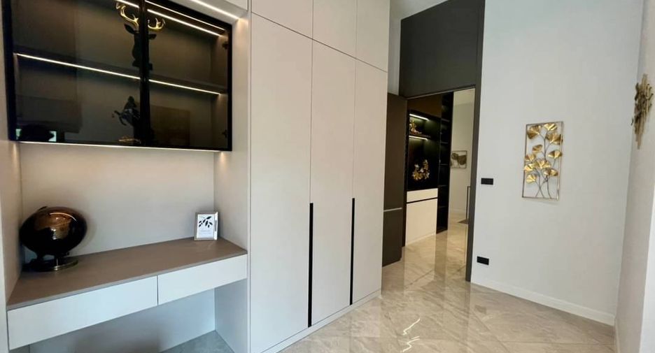 Villa en venta de 5 habitaciones en Bang Lamung, Chonburi