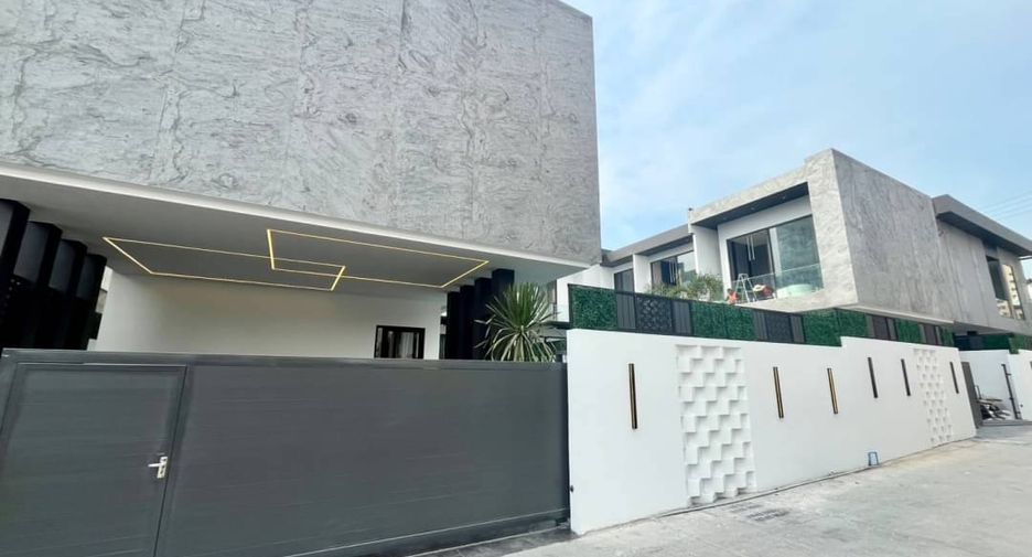 Villa en venta de 5 habitaciones en Bang Lamung, Chonburi