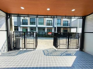 For sale 3 bed apartment in Lam Luk Ka, Pathum Thani