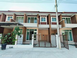 For sale 3 Beds townhouse in Lam Luk Ka, Pathum Thani