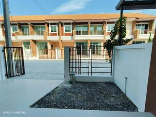For sale 3 Beds townhouse in Lam Luk Ka, Pathum Thani