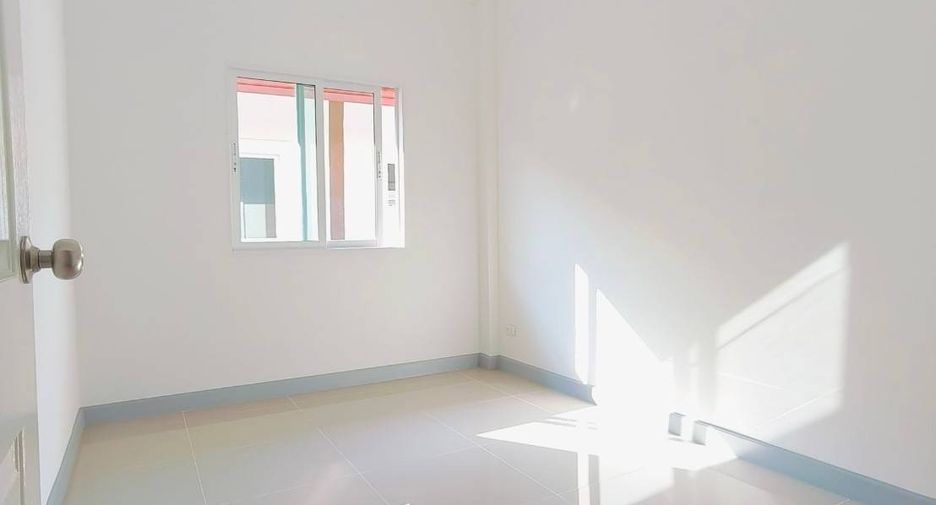 For sale 3 Beds townhouse in Lam Luk Ka, Pathum Thani