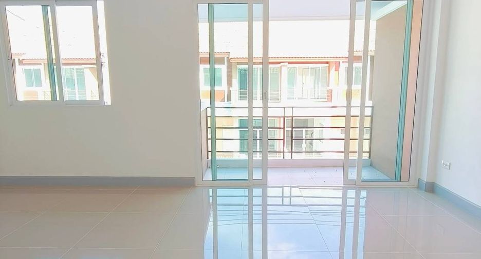 For sale 3 Beds townhouse in Lam Luk Ka, Pathum Thani