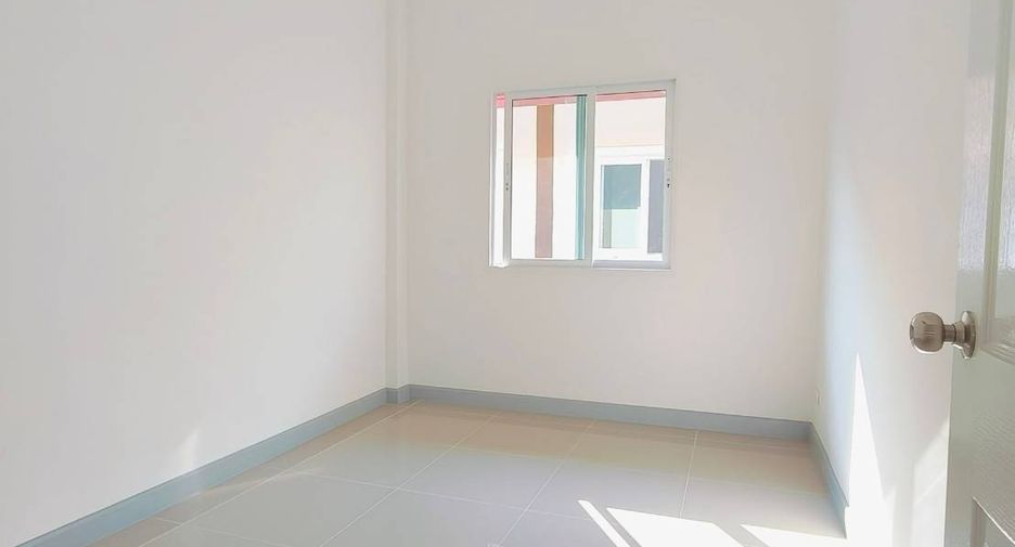 For sale 3 Beds townhouse in Lam Luk Ka, Pathum Thani