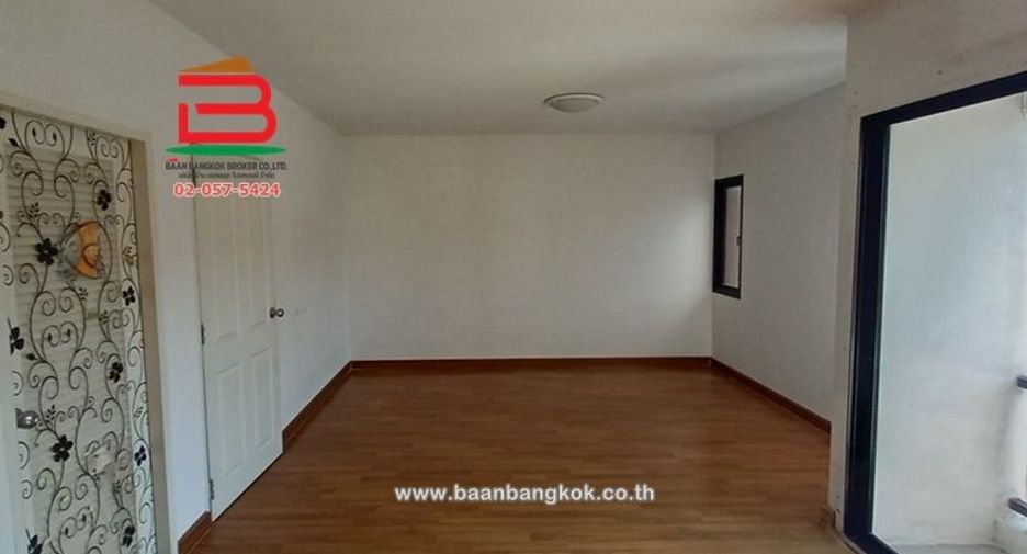 For sale 4 bedrooms townhouse in Lam Luk Ka, Pathum Thani
