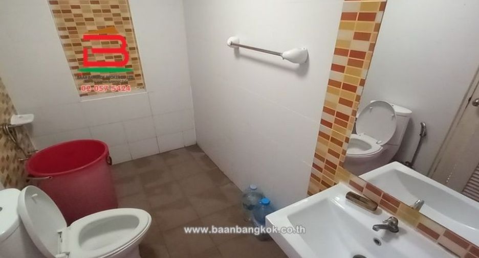 For sale 4 bedrooms townhouse in Lam Luk Ka, Pathum Thani