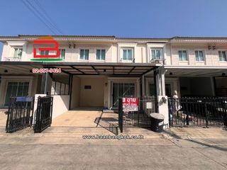 For sale 2 bedrooms townhouse in Mueang Pathum Thani, Pathum Thani
