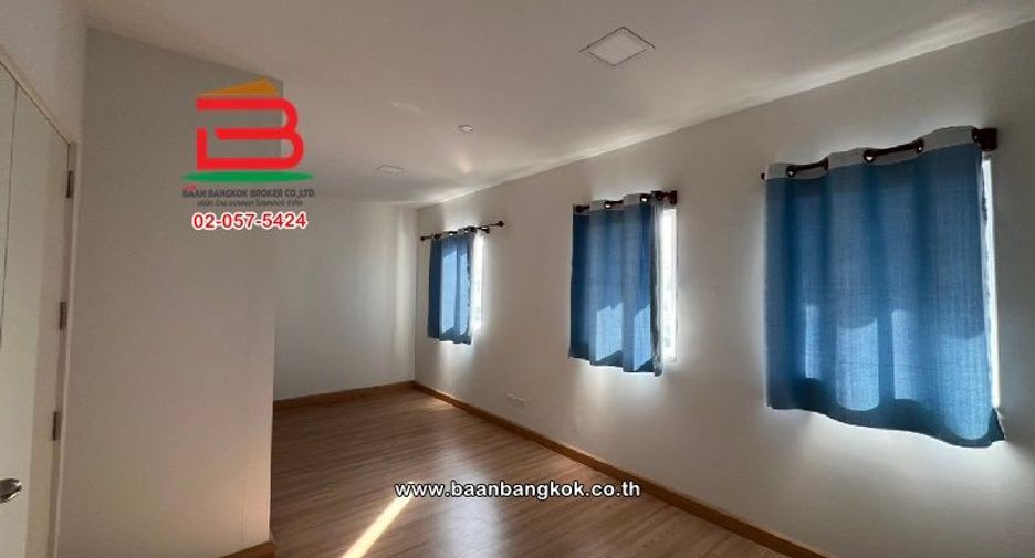 For sale 2 bedrooms townhouse in Mueang Pathum Thani, Pathum Thani