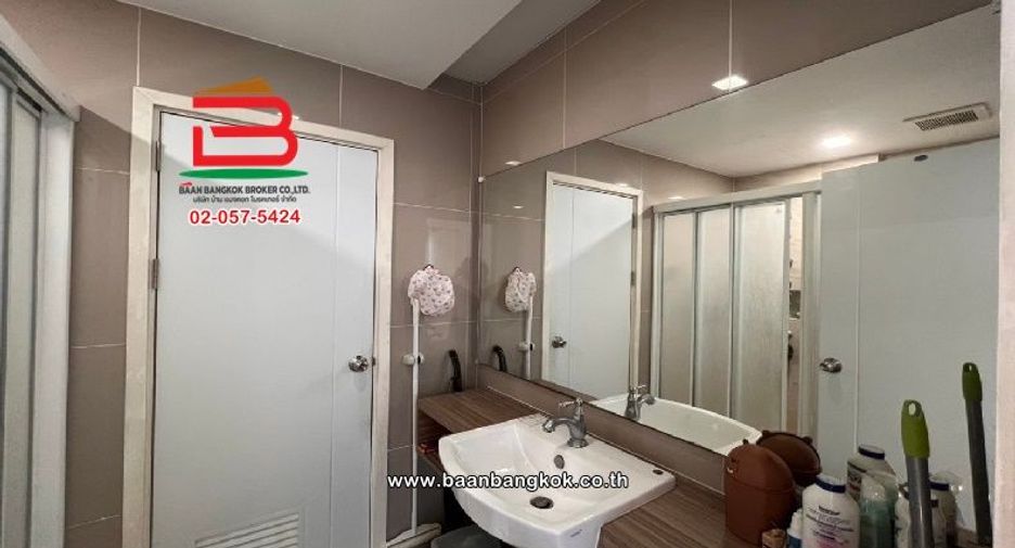 For sale 2 bedrooms townhouse in Mueang Pathum Thani, Pathum Thani