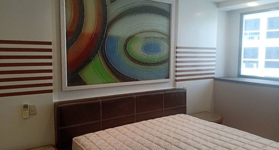 À louer et à vendre 3 chambres condo à Khlong Toei, Bangkok
