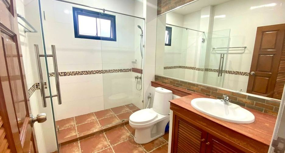 Haus zur Miete mit 3 Zimmer in Bang Lamung, Chonburi