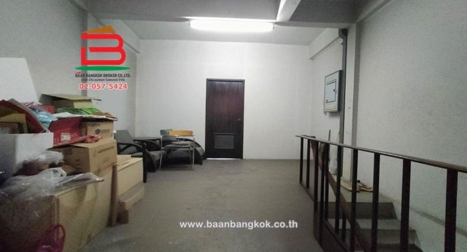 For rent 1 bed retail Space in Khlong San, Bangkok
