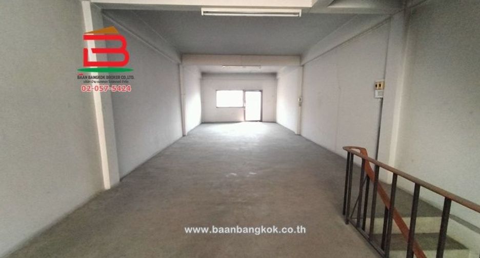 For rent 1 bed retail Space in Khlong San, Bangkok