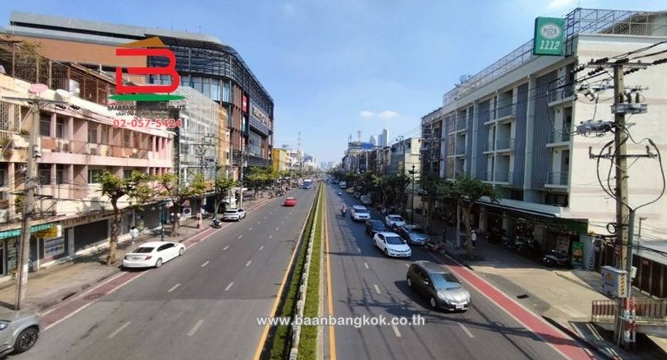 For rent 1 bed retail Space in Khlong San, Bangkok