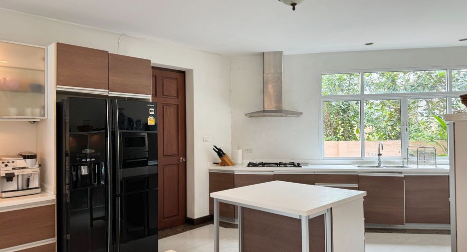 Villa zum Kauf mit 4 Zimmer in Bang Lamung, Chonburi