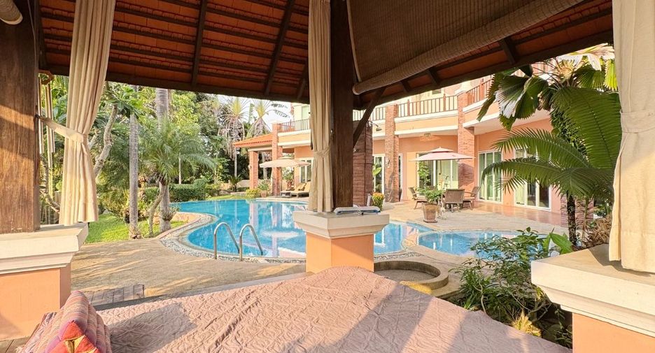 Villa zum Kauf mit 4 Zimmer in Bang Lamung, Chonburi