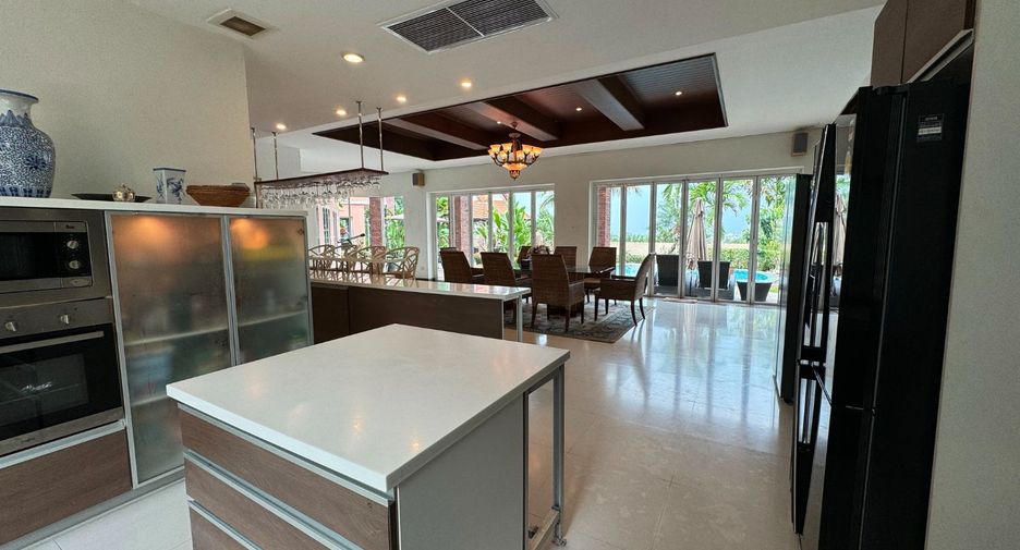 Villa zum Kauf mit 4 Zimmer in Bang Lamung, Chonburi