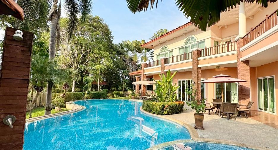 Villa zum Kauf mit 4 Zimmer in Bang Lamung, Chonburi