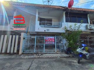 For sale 2 bedrooms townhouse in Wang Thonglang, Bangkok