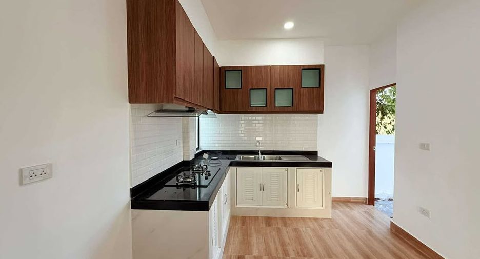 À vendre 2 chambres maison à Sattahip, Chonburi