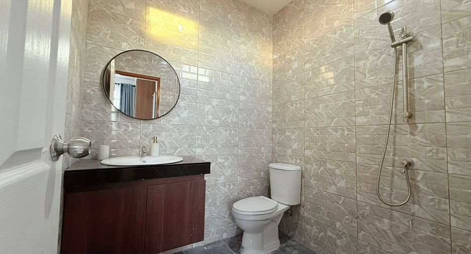 À vendre 2 chambres maison à Sattahip, Chonburi