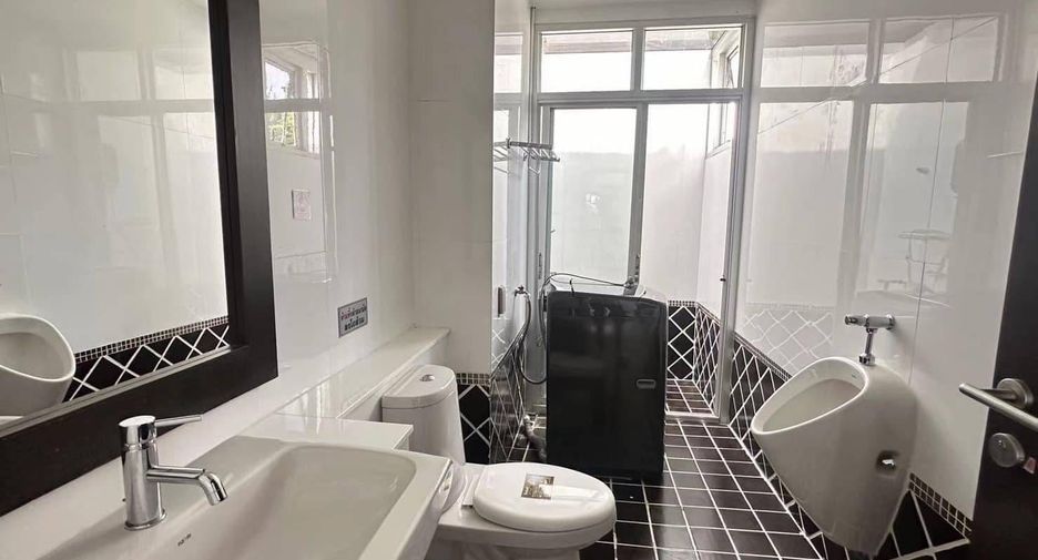 Villa zum Kauf mit 4 Zimmer in Sattahip, Chonburi