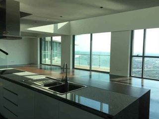 For rent and for sale 5 bed condo in Yan Nawa, Bangkok