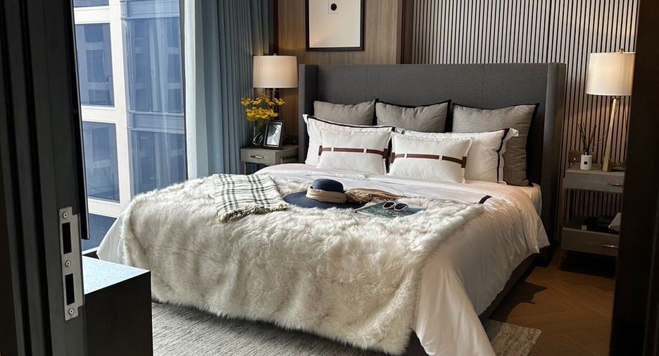 For rent 2 bed condo in Watthana, Bangkok