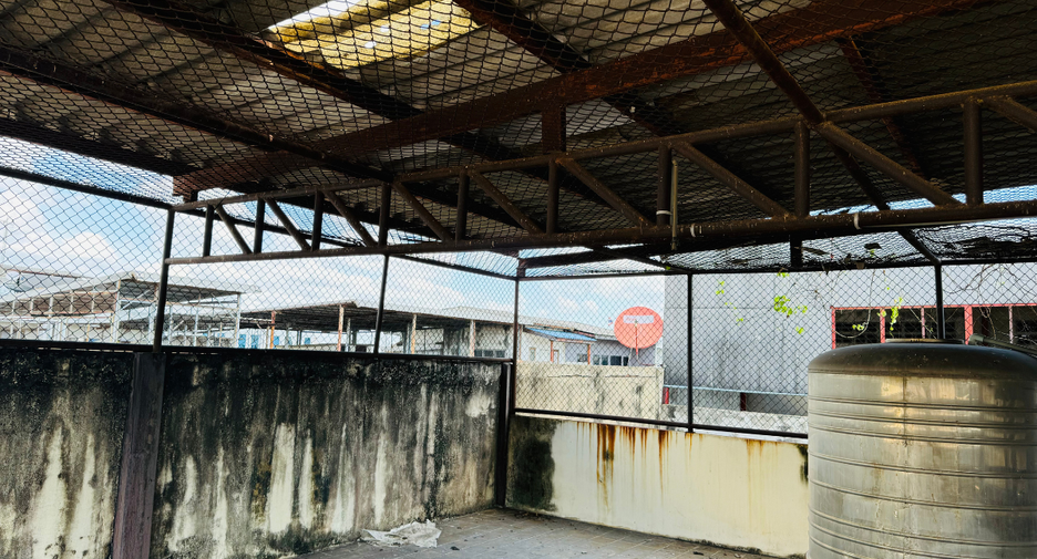 出售 10 卧室 商业空间 在 Thanyaburi, Pathum Thani