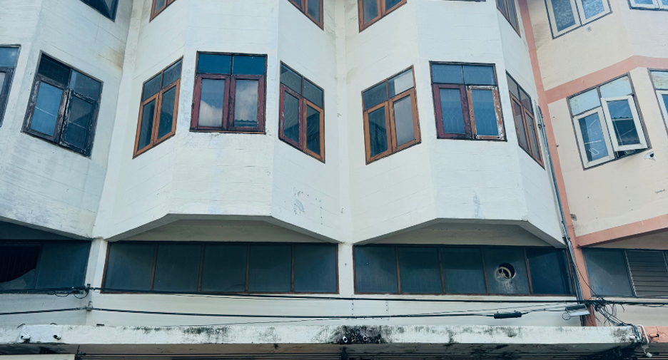 出售 10 卧室 商业空间 在 Thanyaburi, Pathum Thani